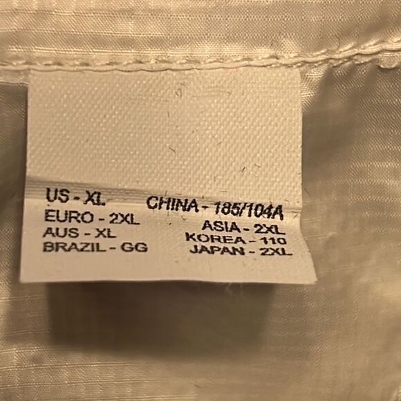 New Balance White Windbreaker Jacket with Grey Trim - Size XL - Picture 15 of 16